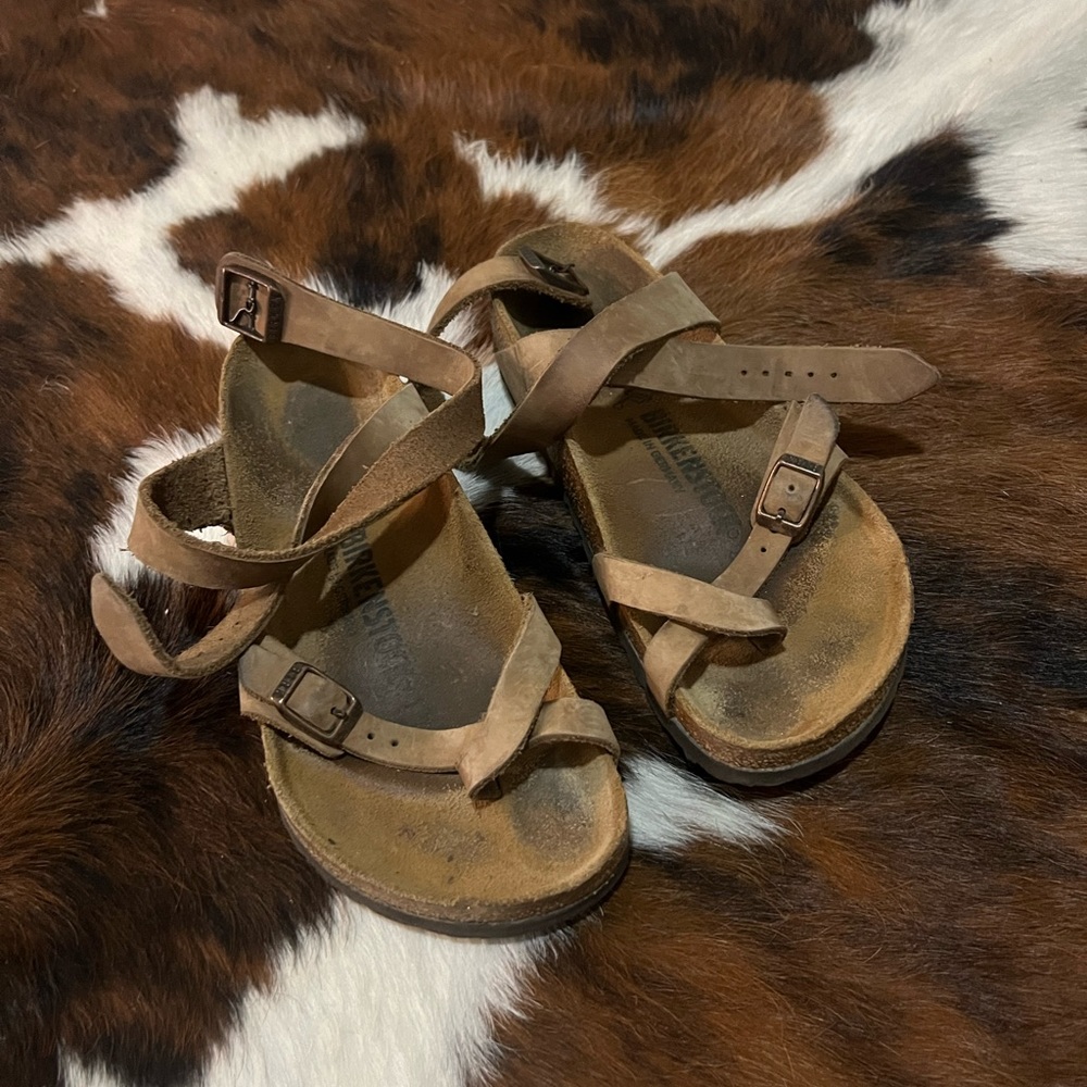 Birkenstock’s Yara size 36 tan leather